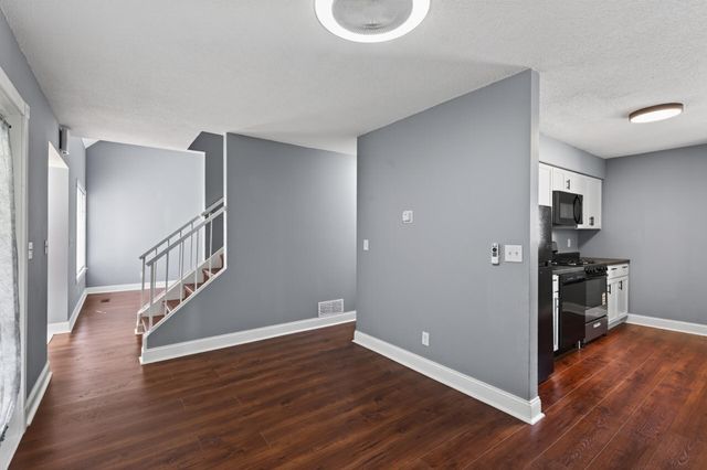 25 Stevens Street E, Saint Paul, MN 55107
