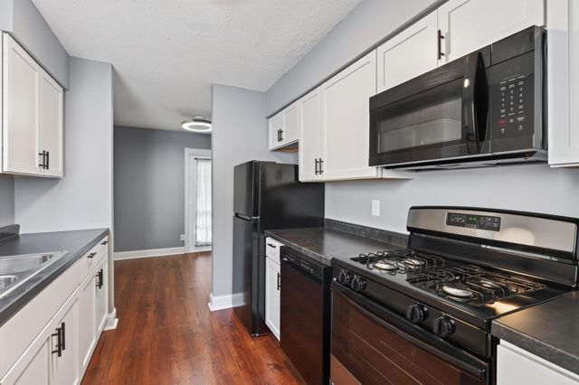 25 Stevens Street E, Saint Paul, MN 55107