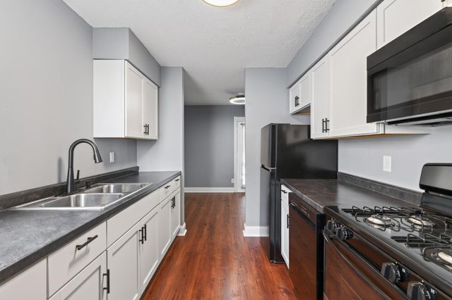 25 Stevens Street E, Saint Paul, MN 55107