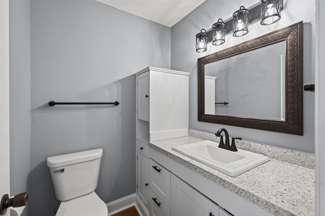 25 Stevens Street E, Saint Paul, MN 55107