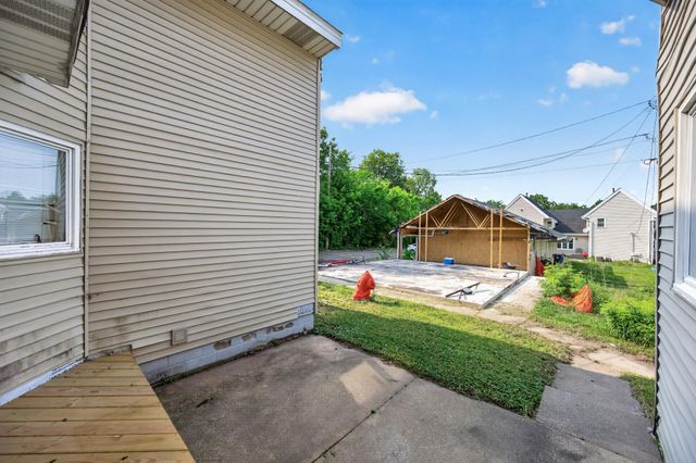 25 Stevens Street E, Saint Paul, MN 55107