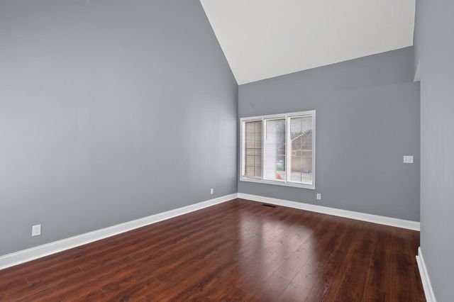 25 Stevens Street E, Saint Paul, MN 55107