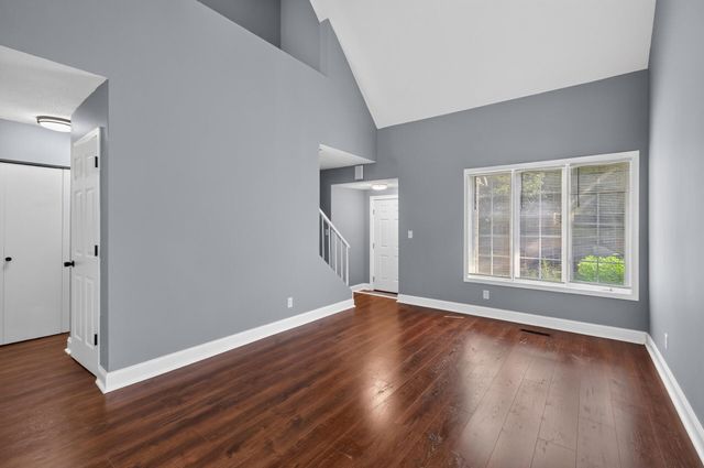 25 Stevens Street E, Saint Paul, MN 55107