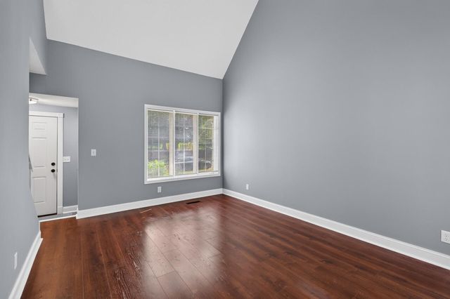 25 Stevens Street E, Saint Paul, MN 55107