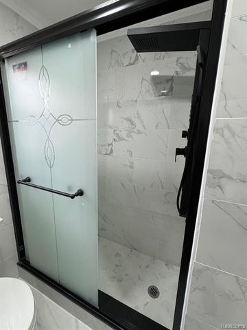 7176 N Gulley Road, Dearborn Heights, MI 48127