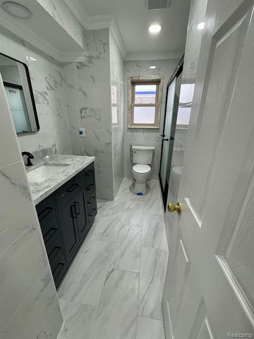 7176 N Gulley Road, Dearborn Heights, MI 48127