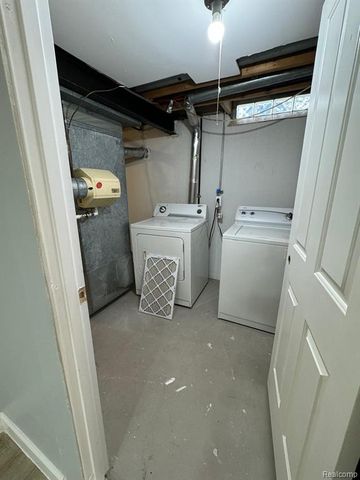 7176 N Gulley Road, Dearborn Heights, MI 48127