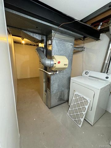 7176 N Gulley Road, Dearborn Heights, MI 48127