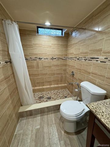 7176 N Gulley Road, Dearborn Heights, MI 48127