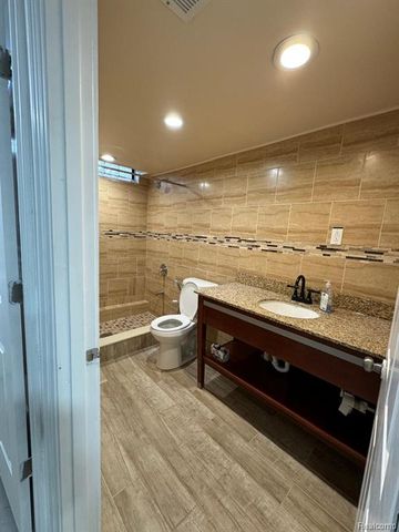 7176 N Gulley Road, Dearborn Heights, MI 48127