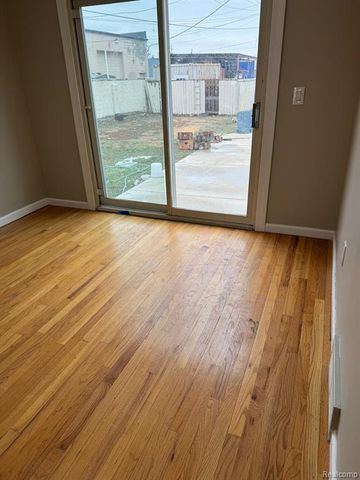 7176 N Gulley Road, Dearborn Heights, MI 48127