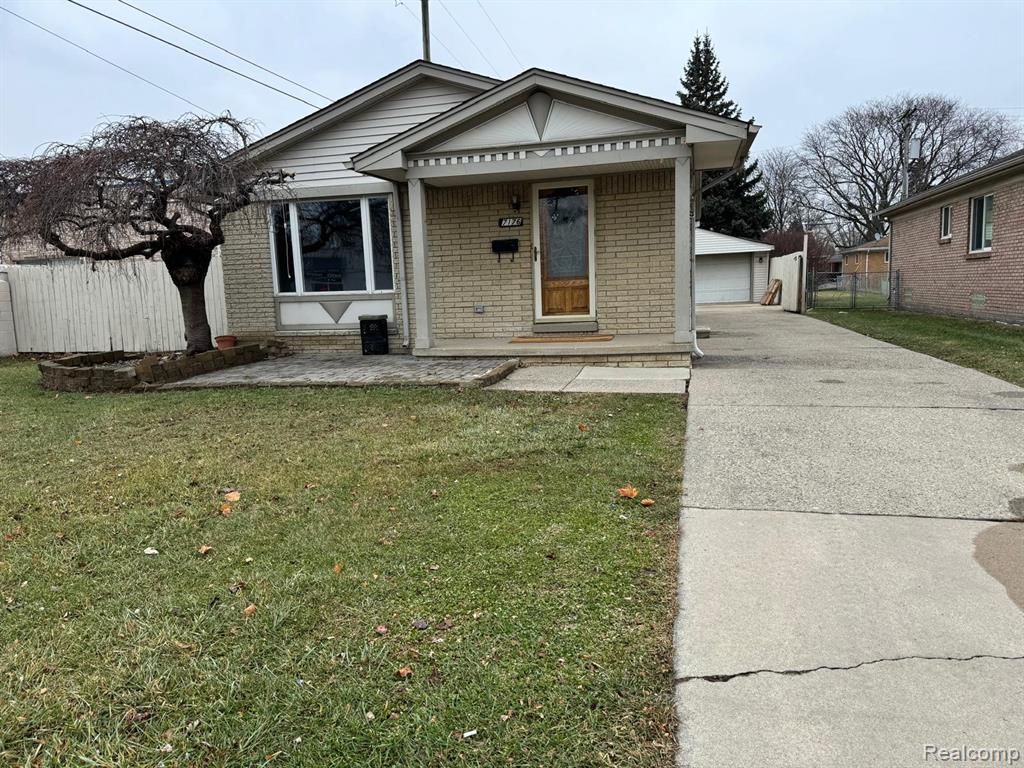 7176 N Gulley Road, Dearborn Heights, MI 48127