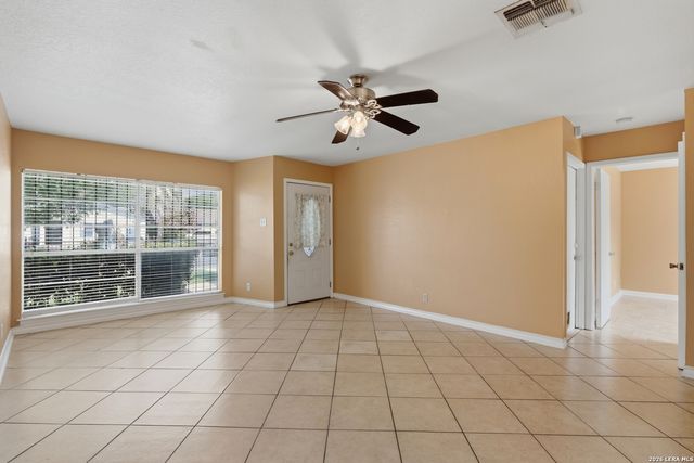9050 Island View St, San Antonio, TX 78242