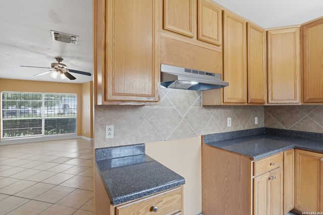 9050 Island View St, San Antonio, TX 78242