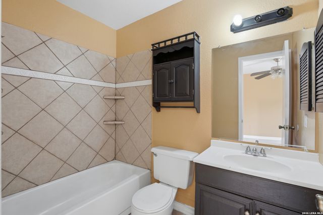 9050 Island View St, San Antonio, TX 78242