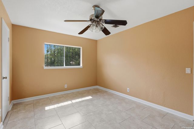 9050 Island View St, San Antonio, TX 78242