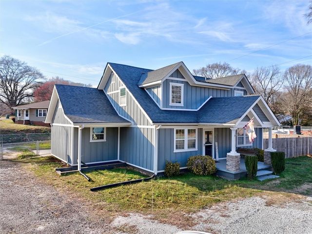 321 Pumpkintown Highway, Pickens, SC 29671