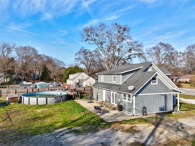 321 Pumpkintown Highway, Pickens, SC 29671