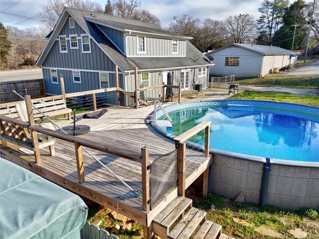 321 Pumpkintown Highway, Pickens, SC 29671