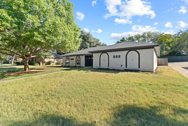 4412 Diamond Loch N, North Richland Hills, TX 76180