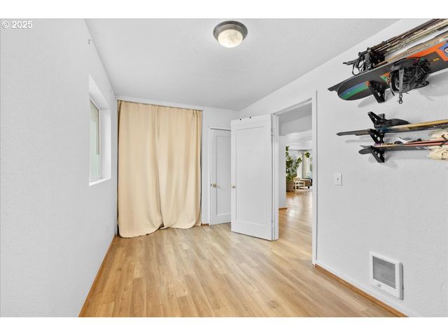 2305 7TH St, Tillamook, OR 97141