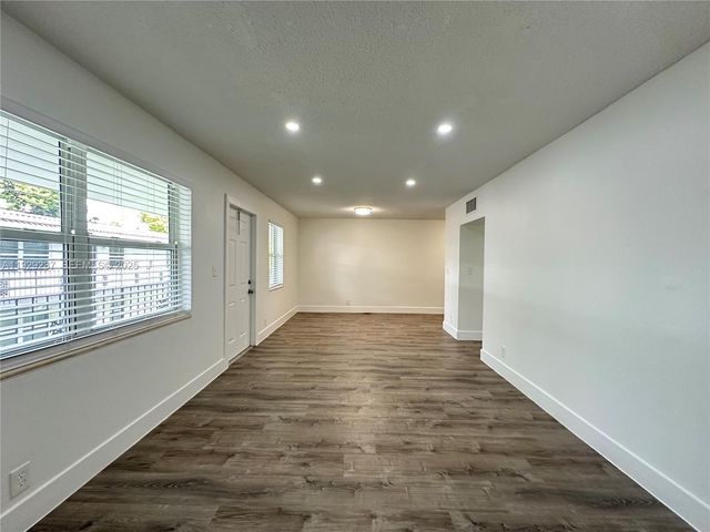 2500 Johnson St 14, Hollywood, FL 33020