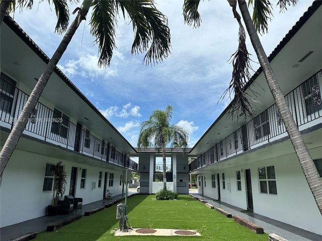 2500 Johnson St 14, Hollywood, FL 33020