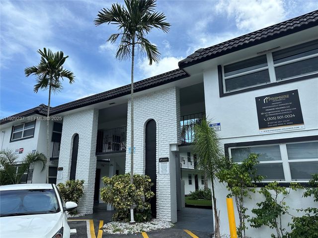 2500 Johnson St 14, Hollywood, FL 33020