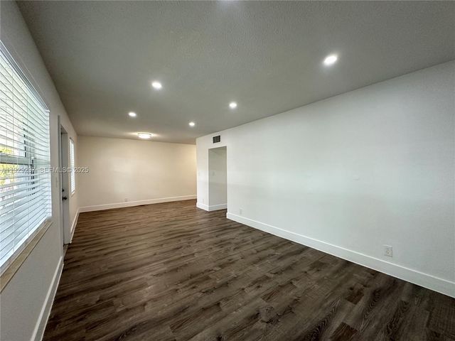 2500 Johnson St 14, Hollywood, FL 33020