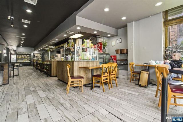 946 Broad Street, Newark, NJ 07102