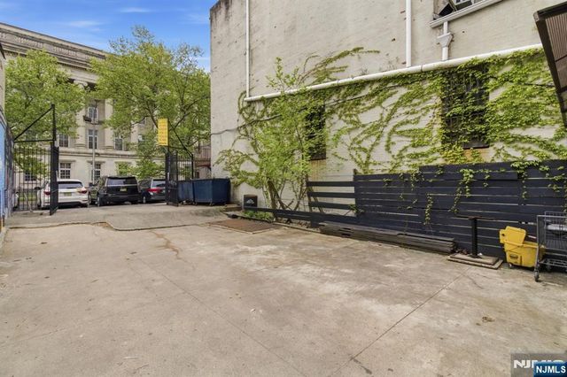 946 Broad Street, Newark, NJ 07102