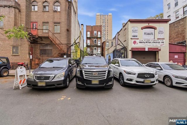 946 Broad Street, Newark, NJ 07102