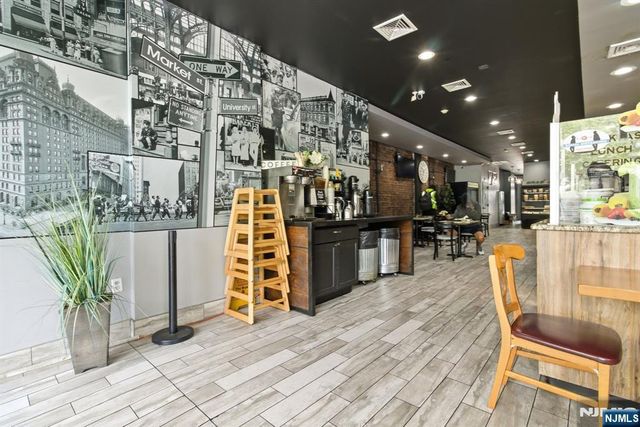 946 Broad Street, Newark, NJ 07102