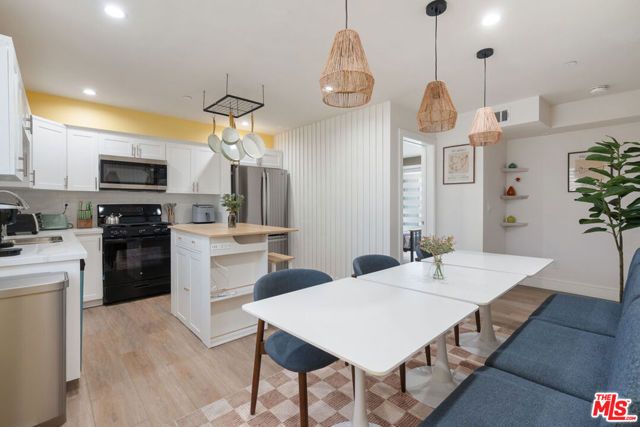 1341 N Mariposa Avenue, Los Angeles, CA 90027