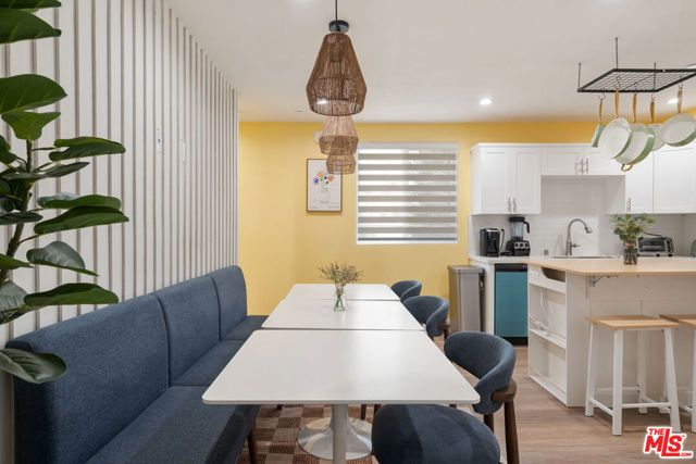 1341 N Mariposa Avenue, Los Angeles, CA 90027