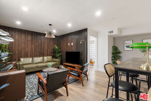1341 N Mariposa Avenue, Los Angeles, CA 90027