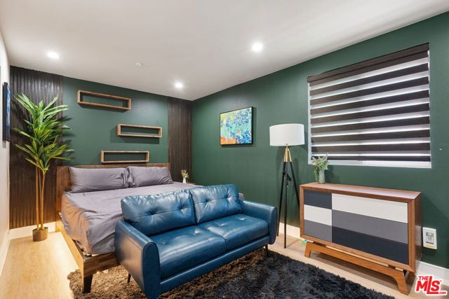 1341 N Mariposa Avenue, Los Angeles, CA 90027