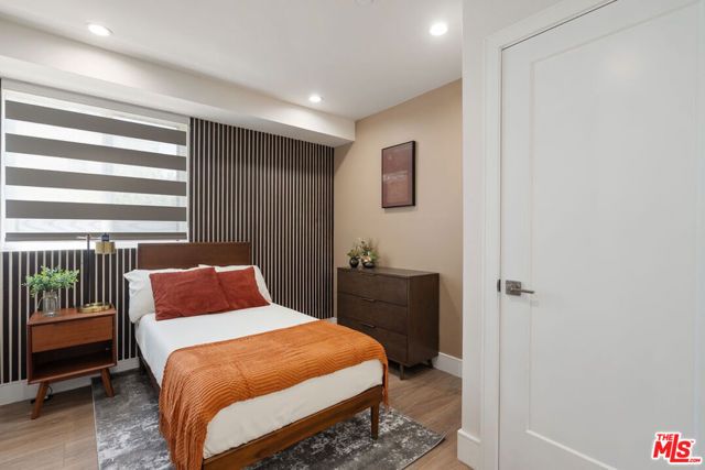 1341 N Mariposa Avenue, Los Angeles, CA 90027
