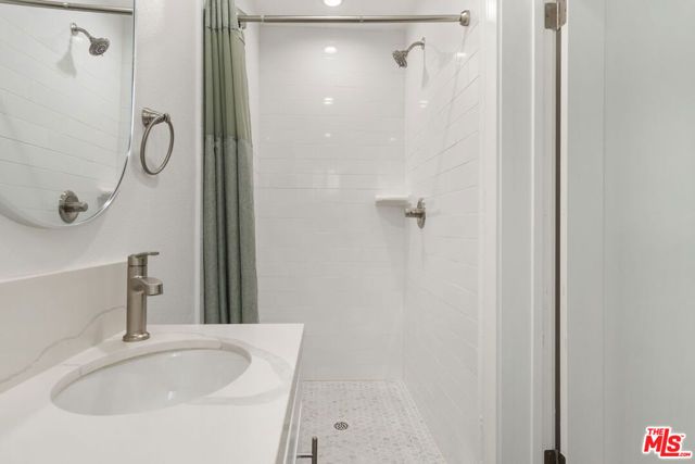1341 N Mariposa Avenue, Los Angeles, CA 90027