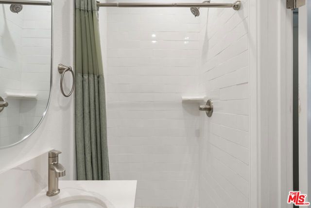 1341 N Mariposa Avenue, Los Angeles, CA 90027