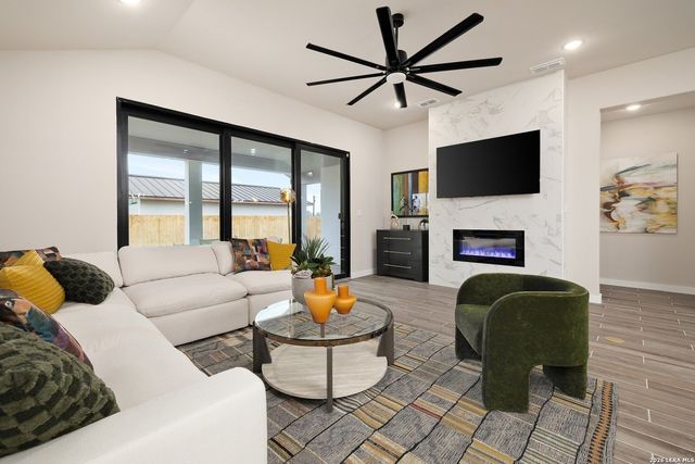 157 Nordlinger Court, Mico, TX 78056