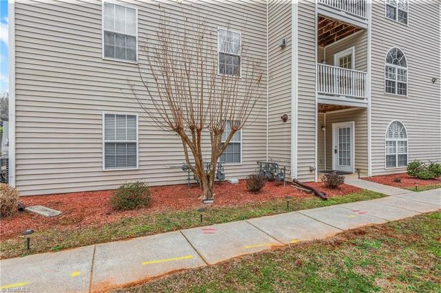 612 Mill Pond Court, Winston-salem, NC 27106