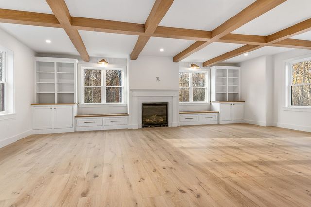 141 Dearborn Road, Greenland, NH 03840