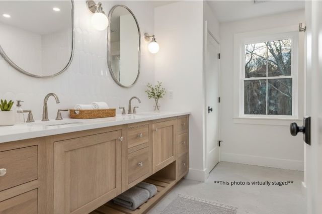 141 Dearborn Road, Greenland, NH 03840