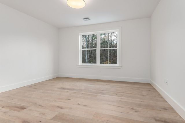 141 Dearborn Road, Greenland, NH 03840