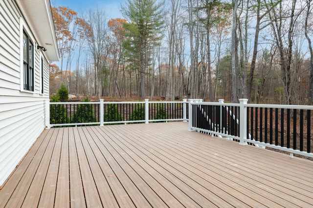 141 Dearborn Road, Greenland, NH 03840