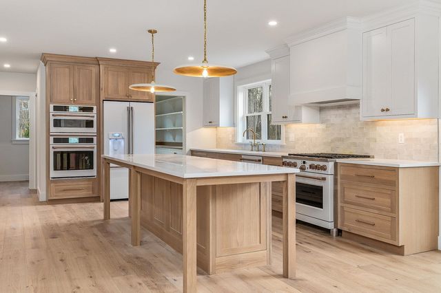 141 Dearborn Road, Greenland, NH 03840