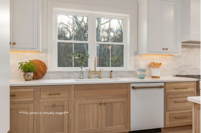 141 Dearborn Road, Greenland, NH 03840