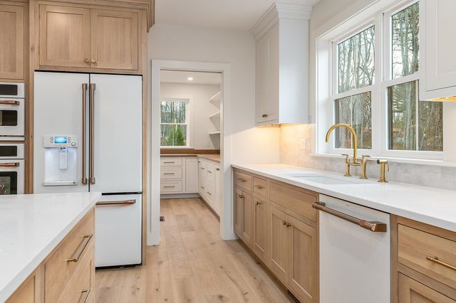 141 Dearborn Road, Greenland, NH 03840