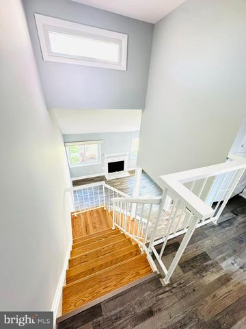 13386 HUNGERFORD PL, Herndon, VA 20170